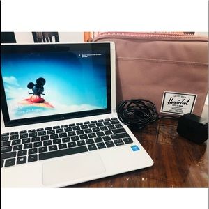 HP 10 inch touchscreen detachable laptop